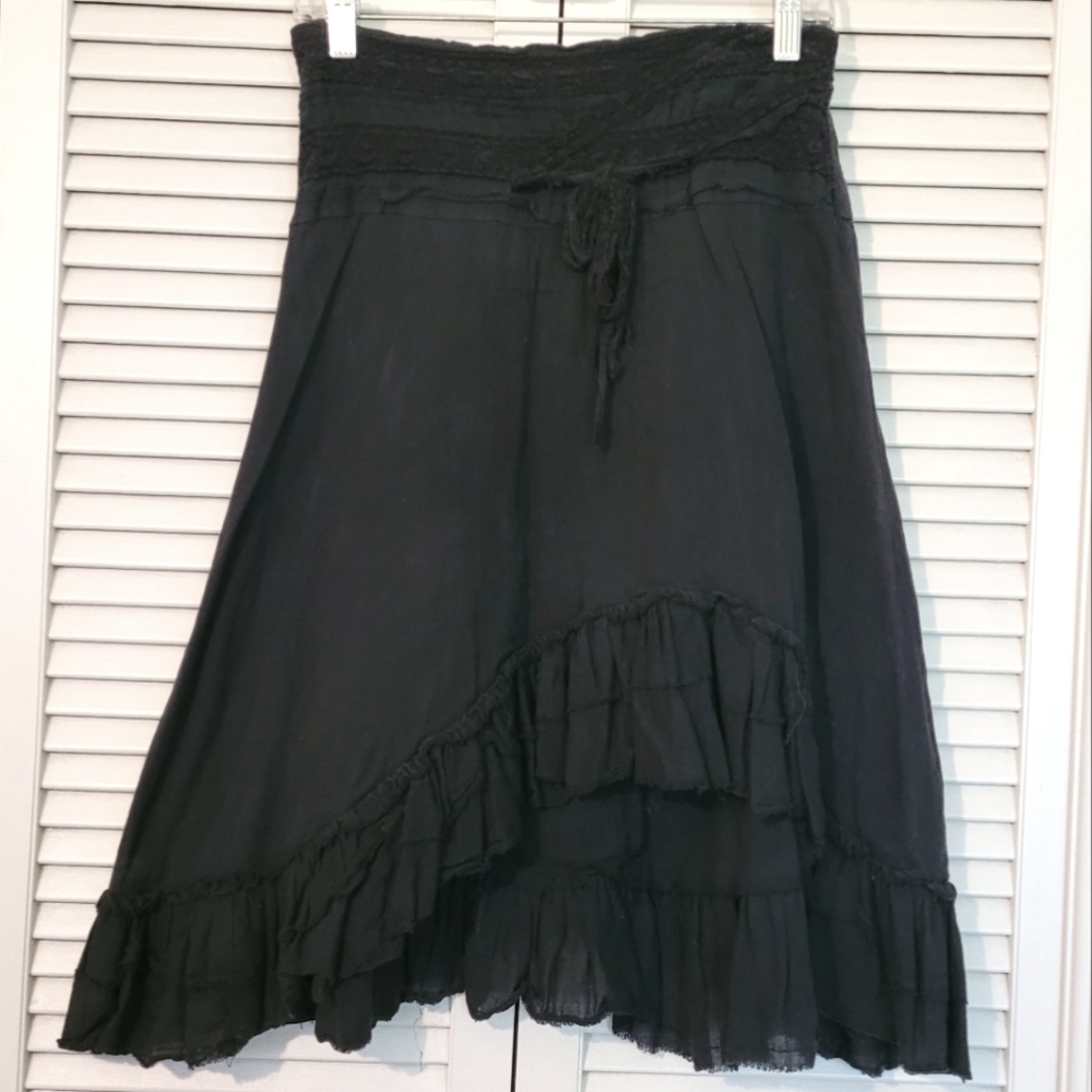 Black hi-low skirt